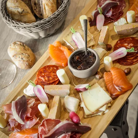 Boutique-hotel Restaurant L'atelier D'epicure Logis Hotel 3*